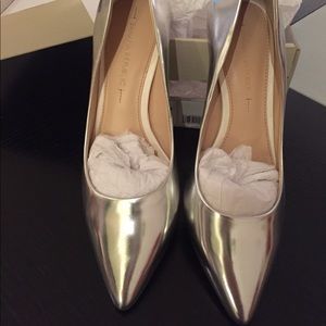 PUMP SHOES IN SILVER!